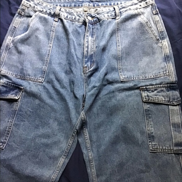 Plus High Waisted Snow Wash Cargo Jeans - Picture 2 of 2